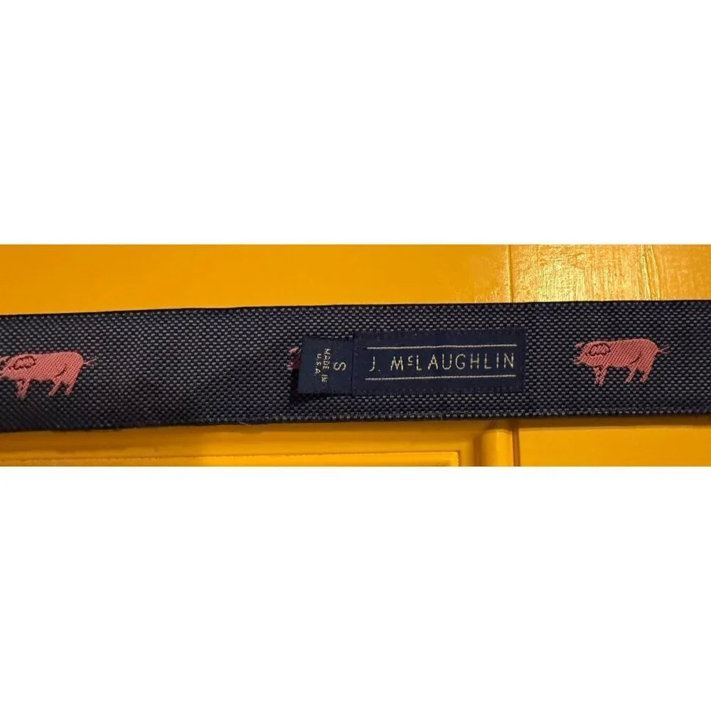 J McLaughlin Women’s Fabric Belt Navy Blue Pink Pigs Double D Gold‎ Ring Buckles